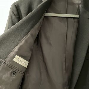 Calvin Klein 40R black suit jacket